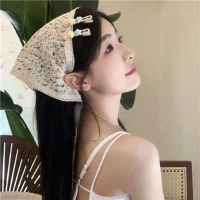 俏皮女学生